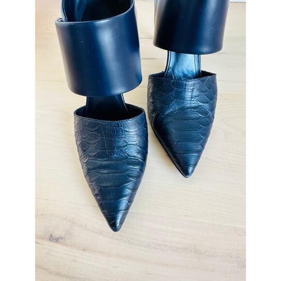 Vince Womens Heels Size 7.5 Navy Corrine Leather Pointed toe Croc Embossed - Picture 6 of 10